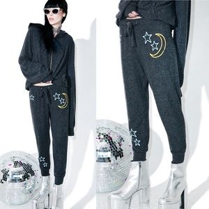 WILDFOX Stay High Fame Moon Stars Jogger Sweatpants in Grey